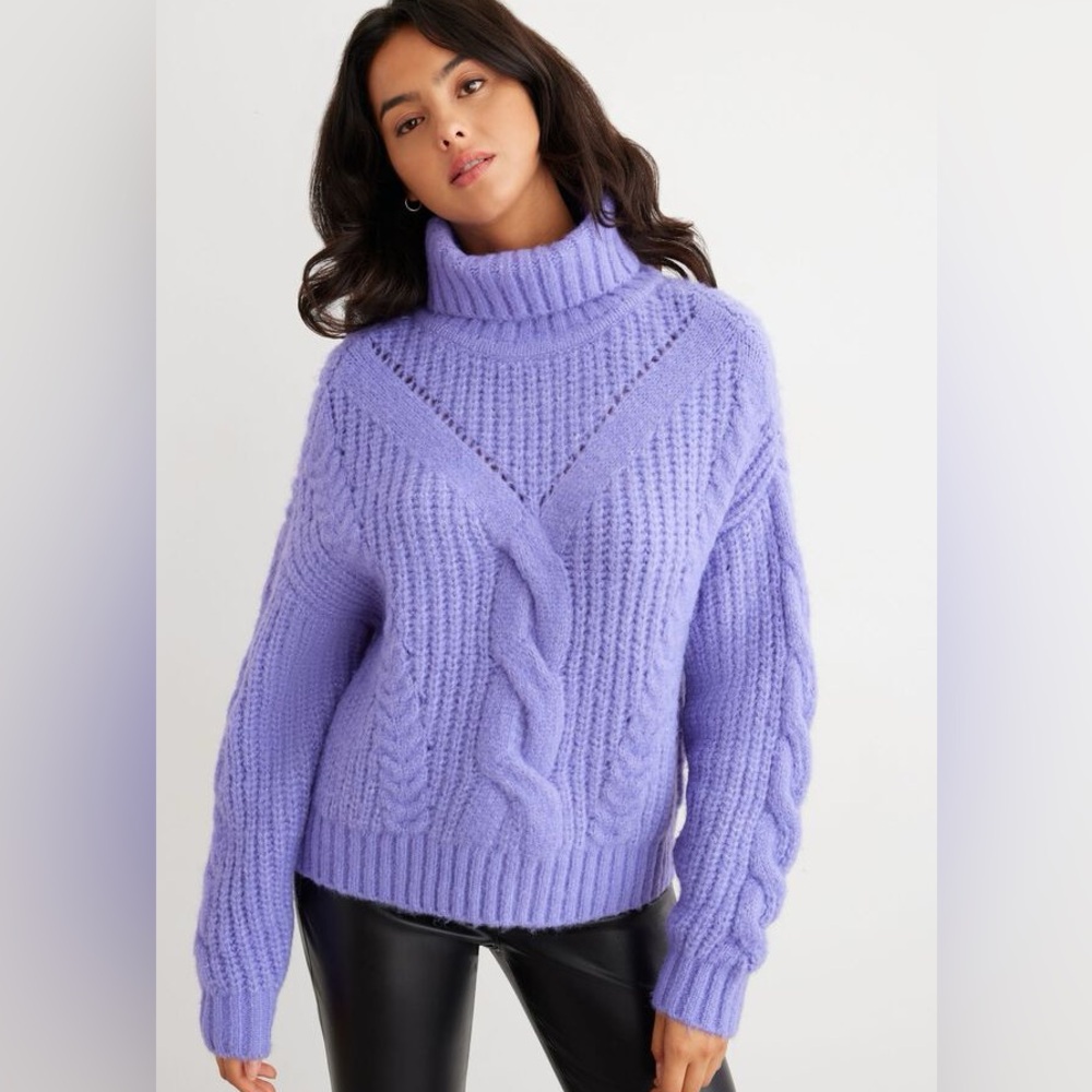 Dynamite Cable Knit Turtleneck Sweater *New Condition*